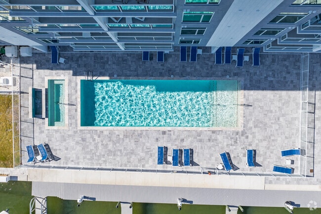 415 Island Way Clearwater, FL - Azure
