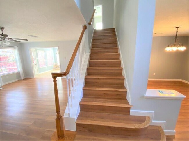 Building Photo - 7118 Glen Rosa Dr