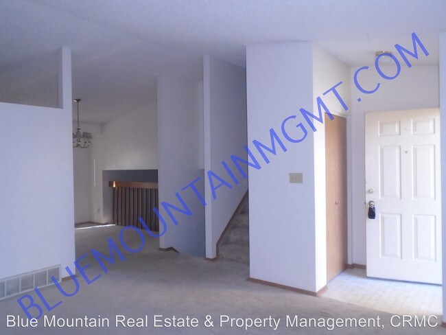 Building Photo - 3 br, 2 bath House - 745 Crosstrail Drive