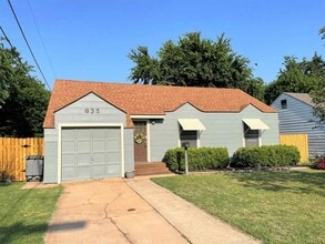 Building Photo - 835 NW 17th St