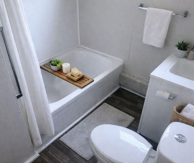 Building Photo - 10 Circle Dr