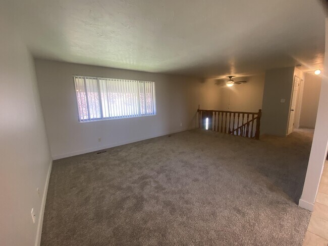 Building Photo - 5136 1250 W