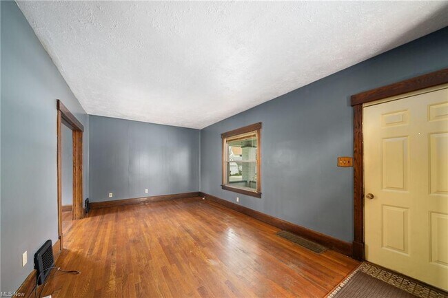 Building Photo - 319 Virginia Ave