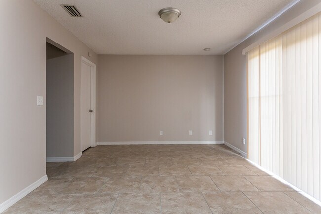 Building Photo - 157 Sevilla Ave