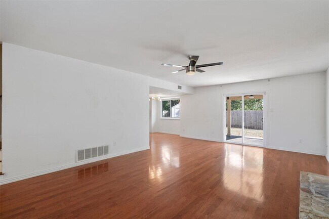 Foto del edificio - 9809 Meadowheath Dr