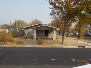 Building Photo - 502 14th St