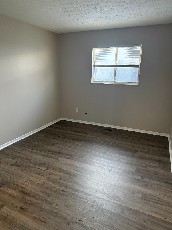 Building Photo - 1131 Redbluff Dr