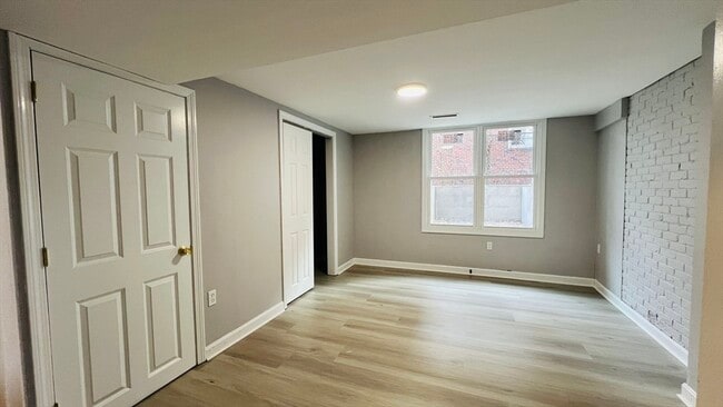 Building Photo - 152 Winchester St