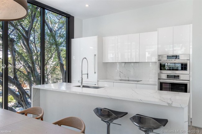 Foto del edificio - 3 br, 3.5 bath Condo - 1545 Bay Road