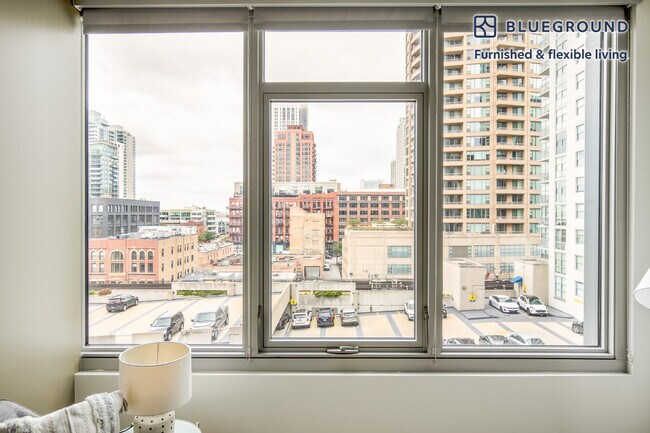 Foto del edificio - 165 North Des Plaines Street-SI FL7-ID747