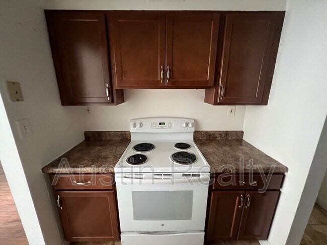 Foto del edificio - 4398 McPherson Ave