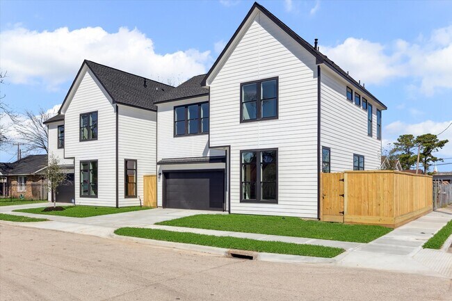 Foto del edificio - 5617 Leonard St