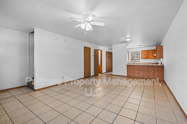 Foto del edificio - 896 Curtis Ave