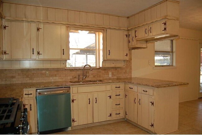 Foto del edificio - 214 Juniper St