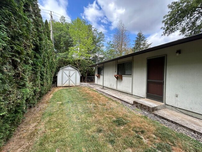 Foto del edificio - 844 Washougal River Rd