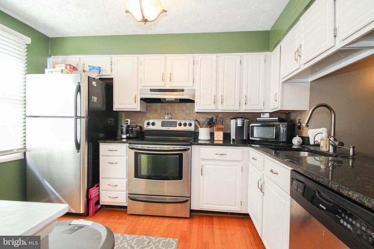 2810 New Providence Ct, Falls Church, VA 22042 Townhome Rentals in Falls Church VA