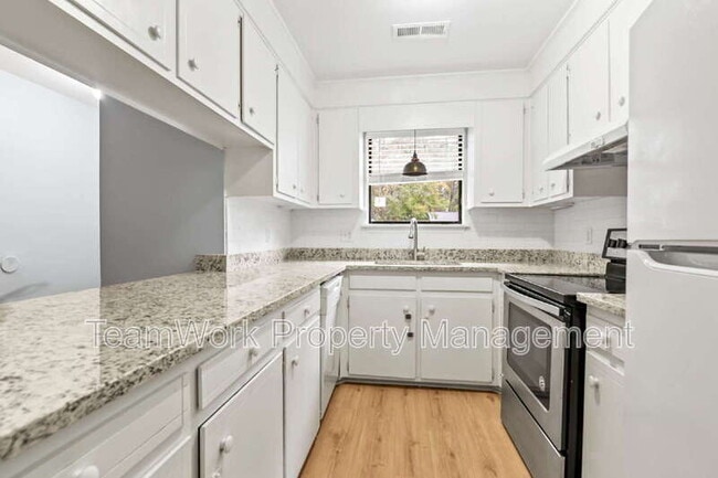 Building Photo - 121 Canvasback Dr