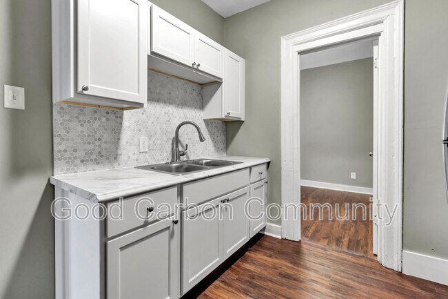 Foto del edificio - 135 Elmwood Ave