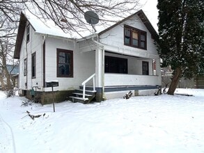 Building Photo - 366 Fair St