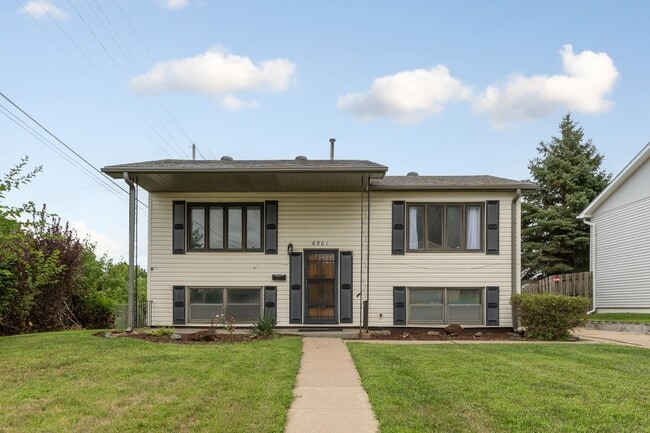 Photo - Split-Entry Home in La Vista! This 3-bedro...