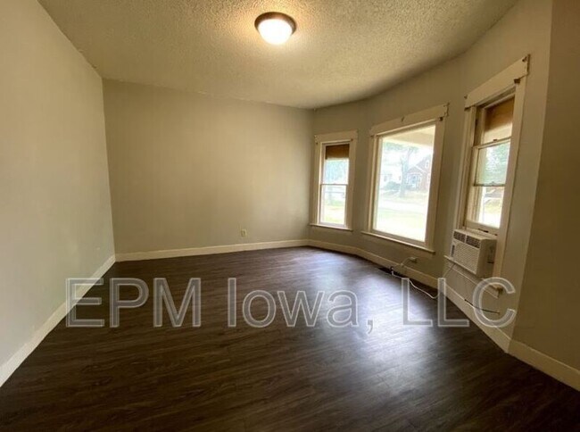 Foto del edificio - 1003 Grant Ave