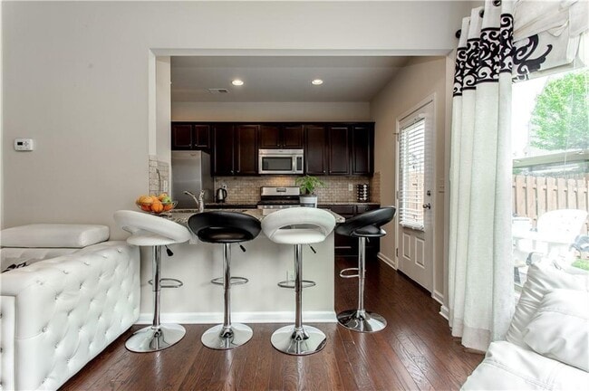 Foto del edificio - 4840 Waterbrooke Crossing