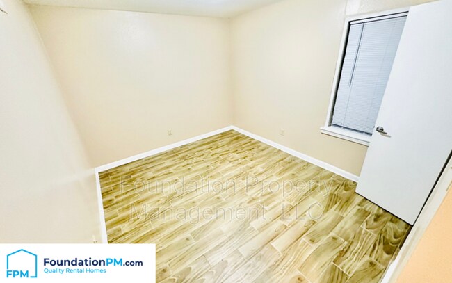 Foto del edificio - 3420 Piney Woods Ave