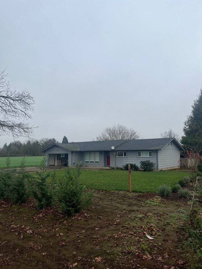 Foto del edificio - 3-Bedroom 2-Bathroom home in Coburg