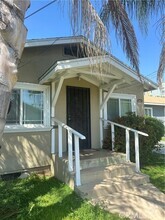 Building Photo - 257 W Hampton Ct