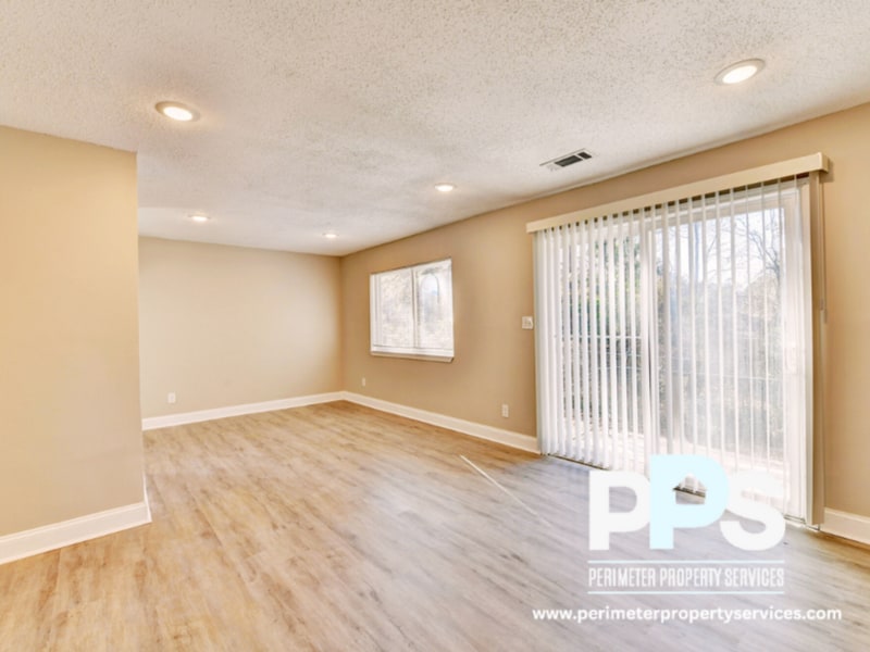 Foto principal - 390 W Lake Ave