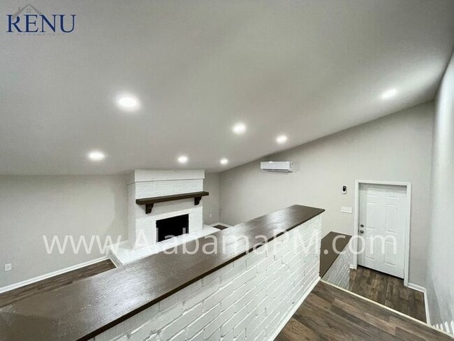 Foto del edificio - Now Available!