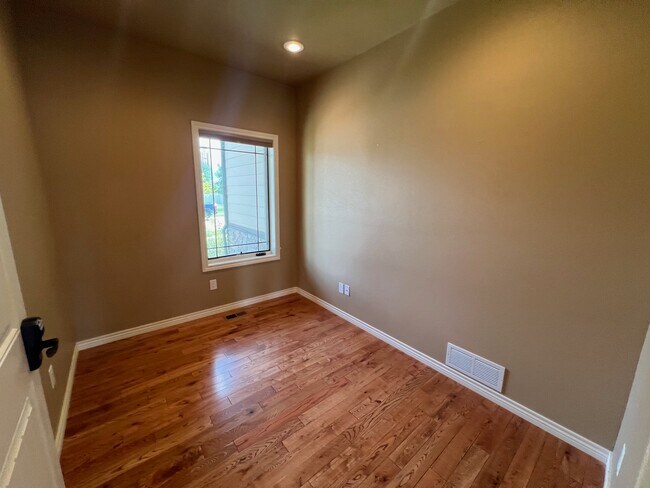 Building Photo - 4548 Westcott Dr