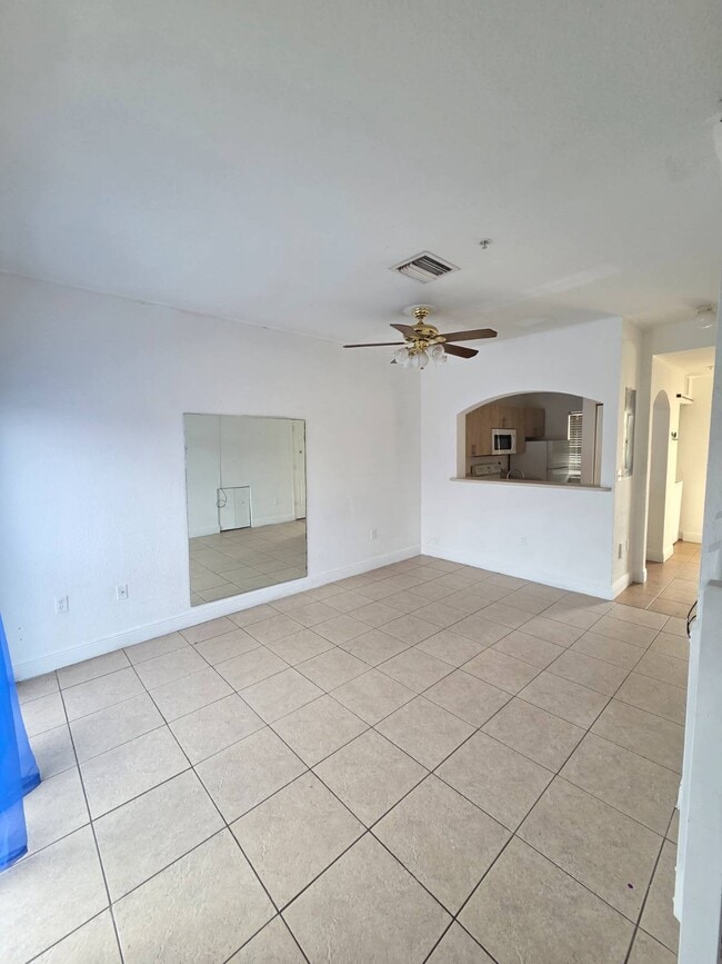 Foto del edificio - 7989 NW 8th St