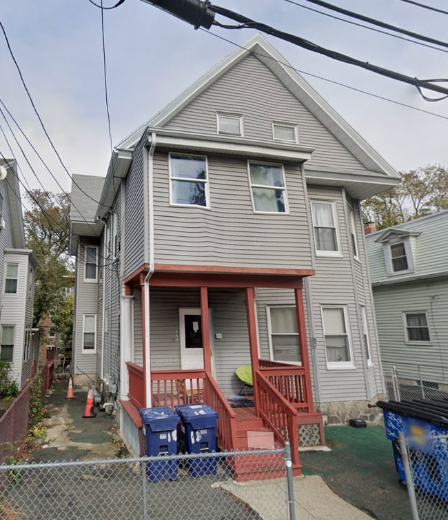 Building Photo - 18 Greylock Rd