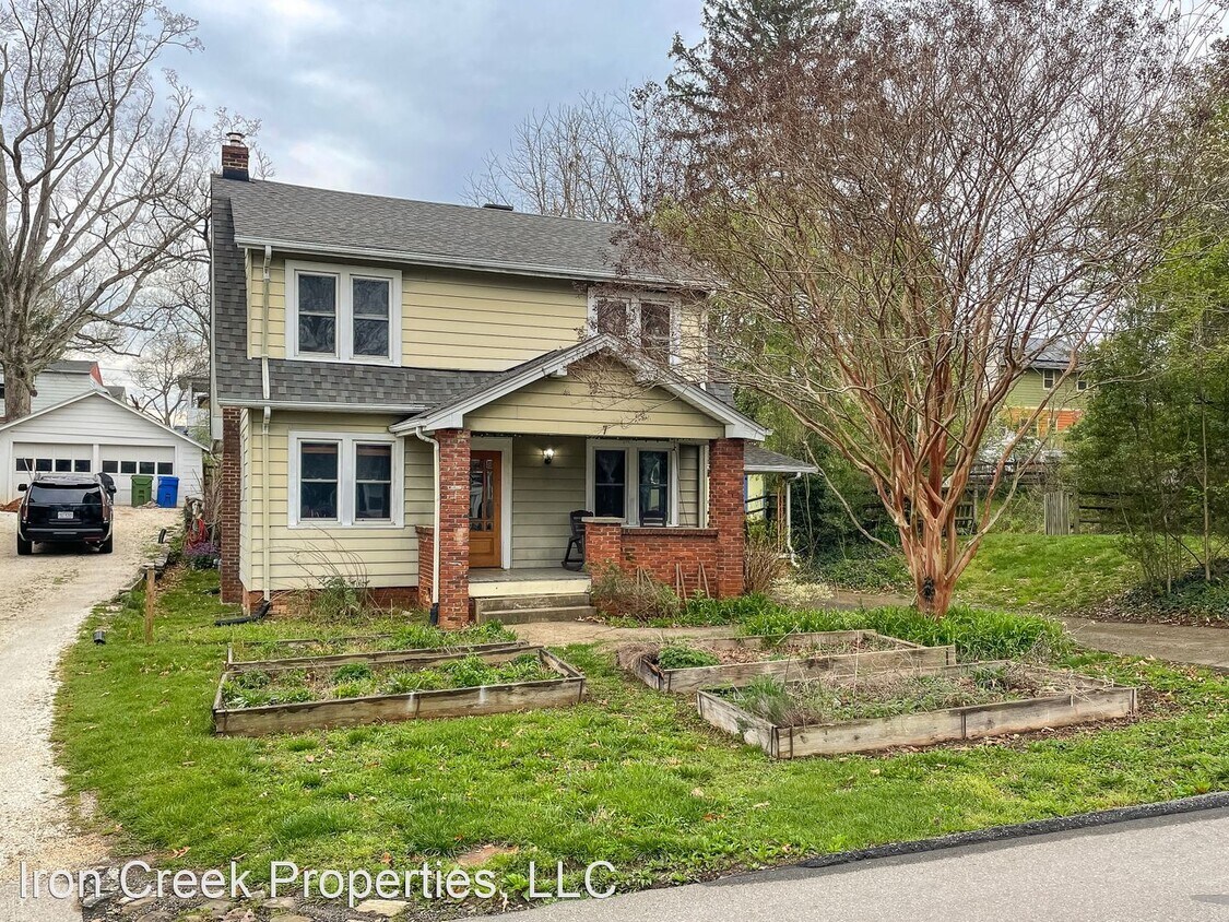 Foto principal - 4 br, 2 bath House - 7 Harvard Place