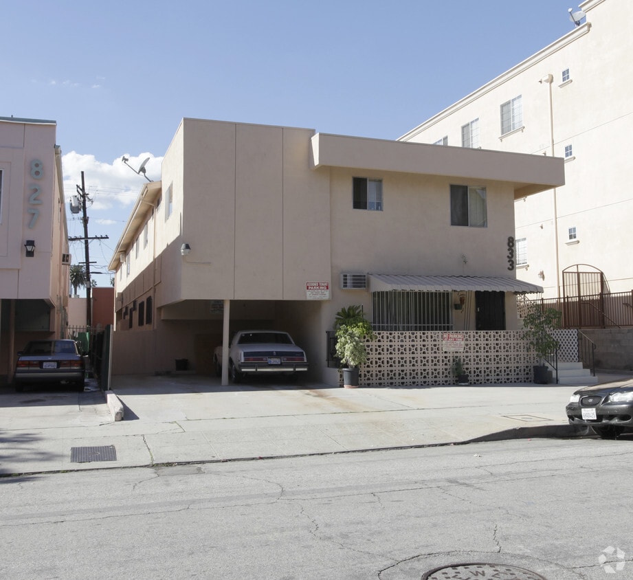 Building Photo - 833 N Hudson Ave
