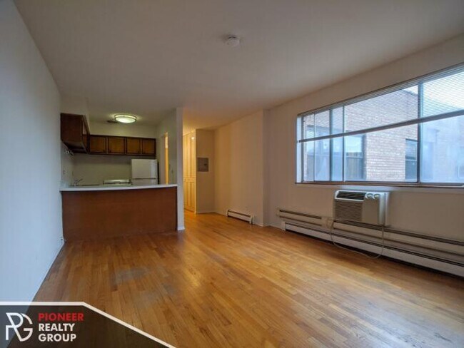 Foto del edificio - 0 bedroom in CHICAGO IL 60614