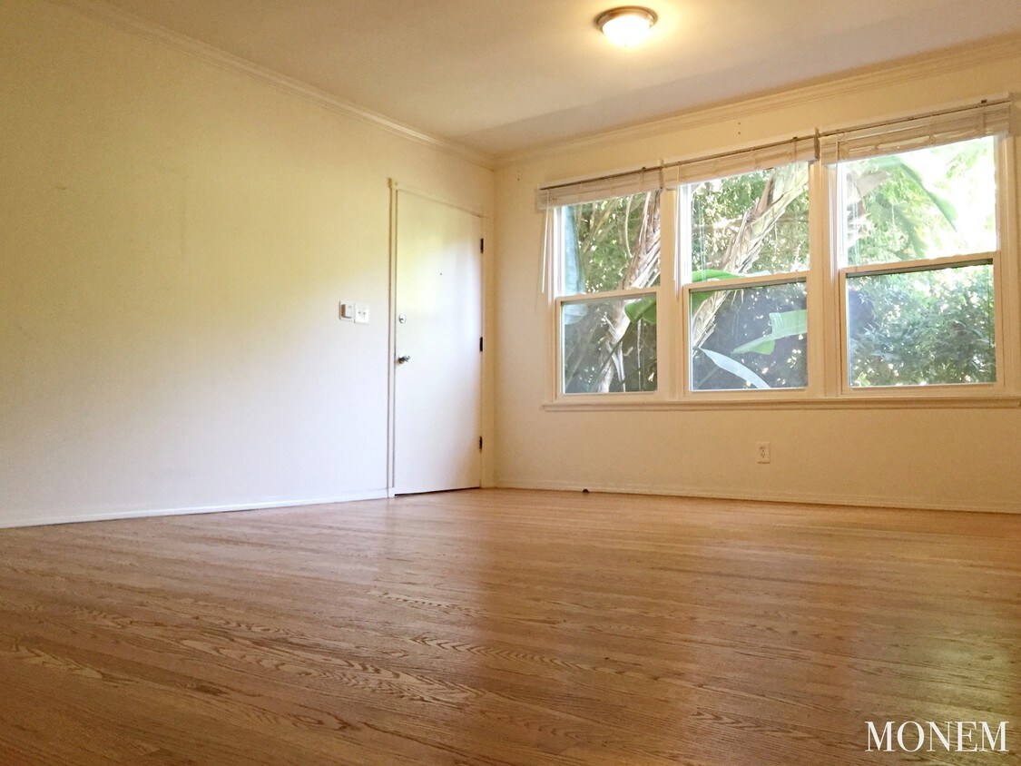 2001 N Beachwood Dr, Los Angeles, CA 90068 Apartments in Los Angeles