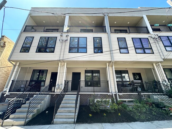 Building Photo - 3831 Terrace St