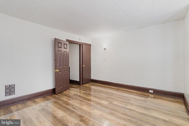 Foto del edificio - 1353 Howard St