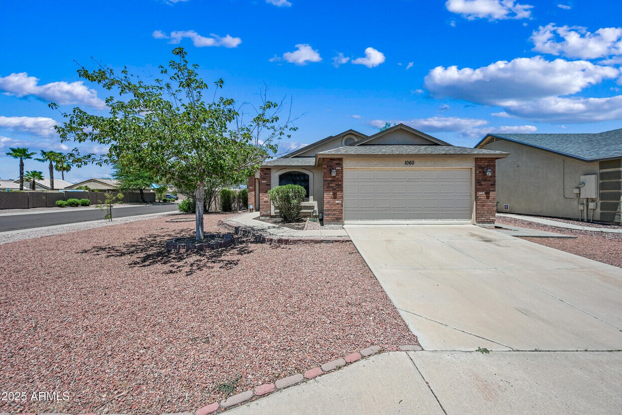 Foto principal - 1060 W Mesquite Ave