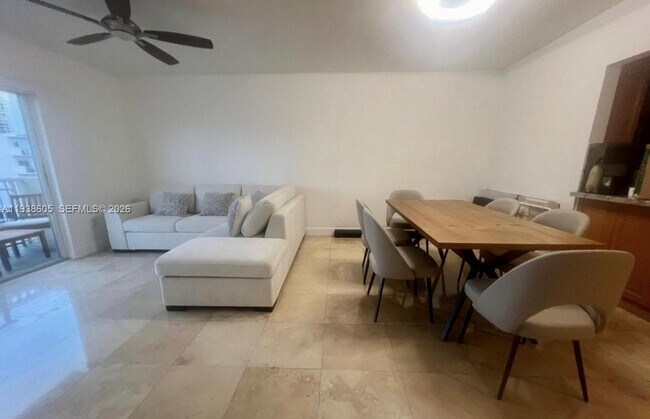 Foto del edificio - 3601 NE 170th St