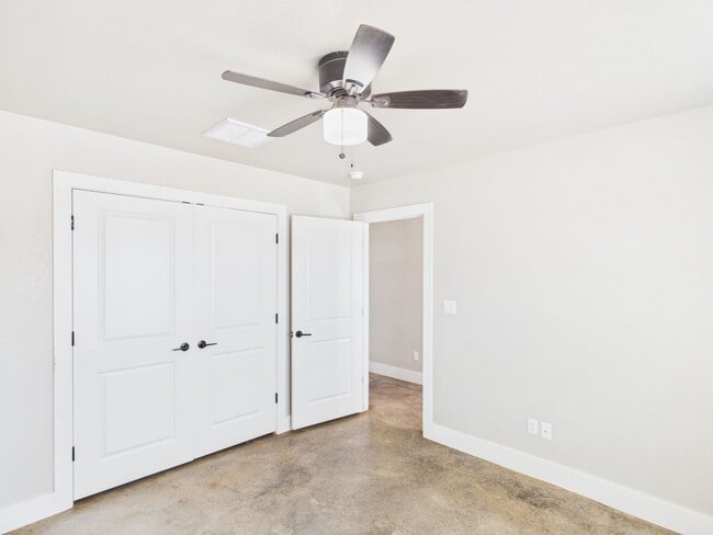 Building Photo - 124 Feather Way