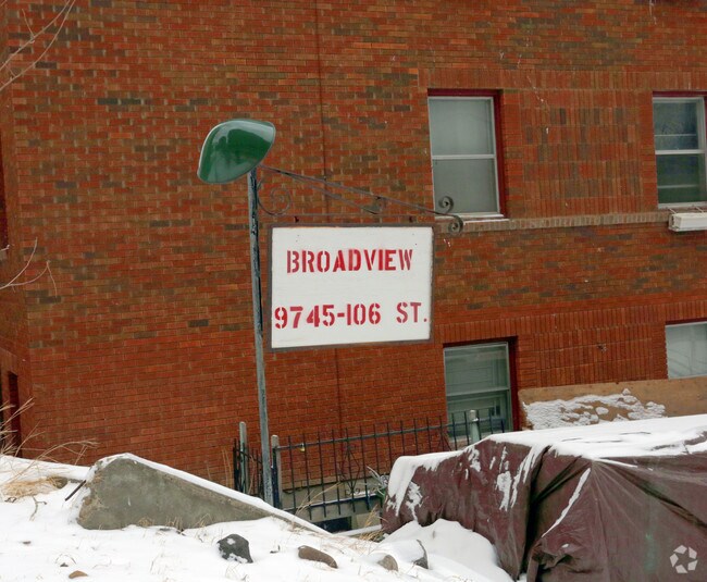 Photo du bâtiment - Broadview Legislature Apartments
