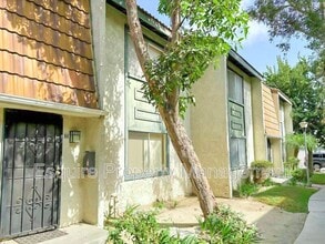 Building Photo - 122 E Ventura St