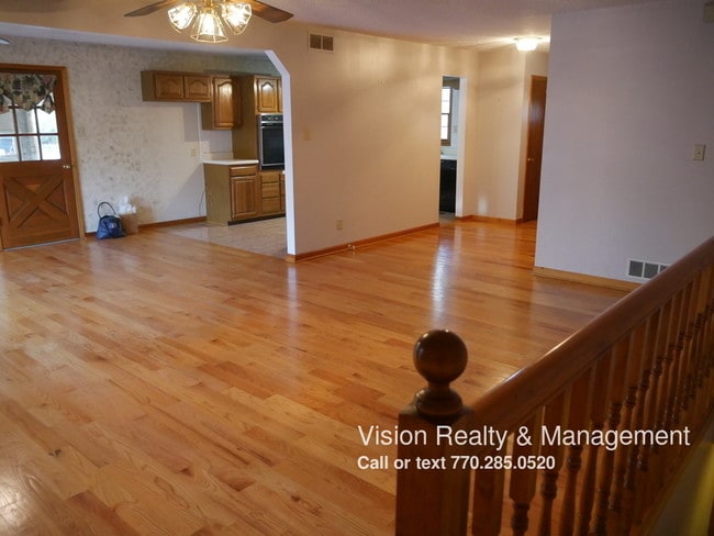 Building Photo - 5570 Cave Springs Rd