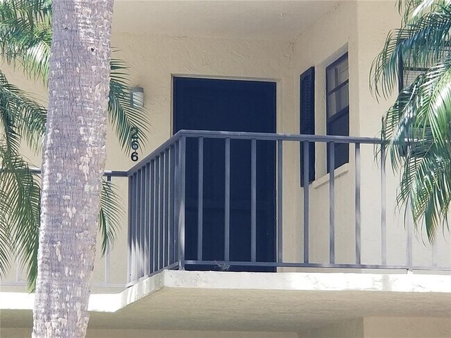 Building Photo - 7050 Fairway Bend Ln