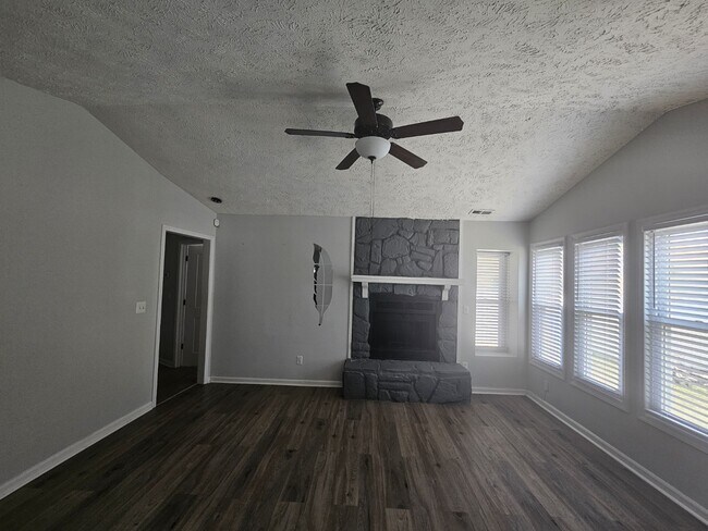 Foto del edificio - 509 Auburndale Ln