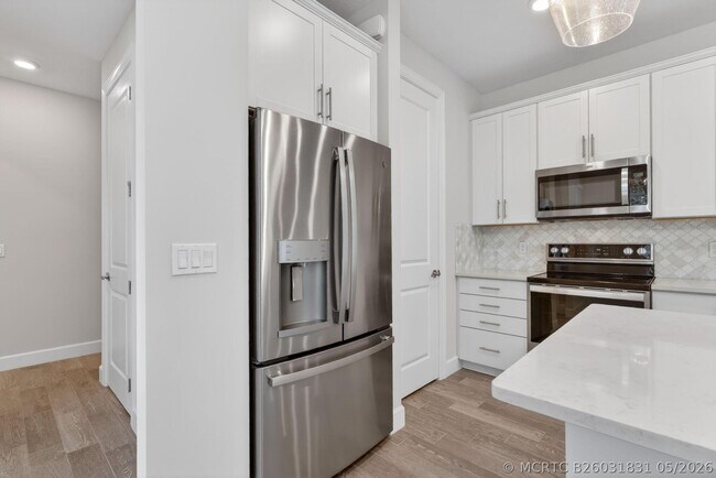 Foto del edificio - 1887 SE Ocean Cove Way