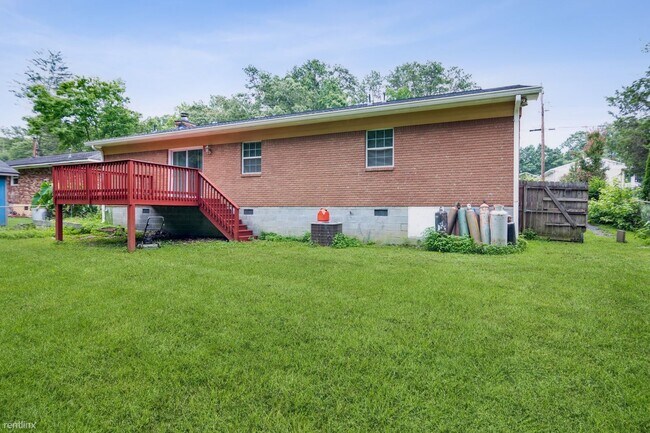 Foto del edificio - 3 br, 2.5 bath House - 2817 Carriage Lane